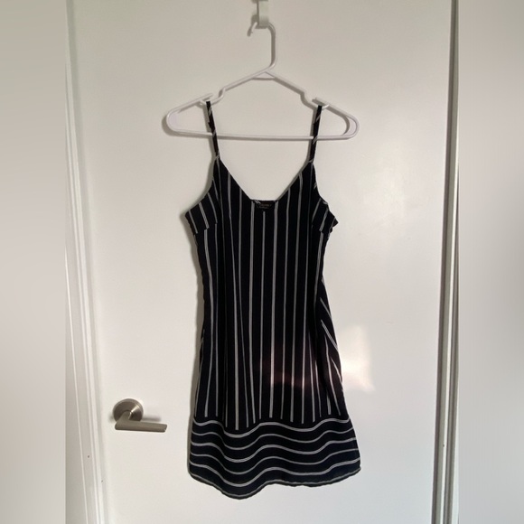 Dress Bundle (XS) - Picture 4 of 4
